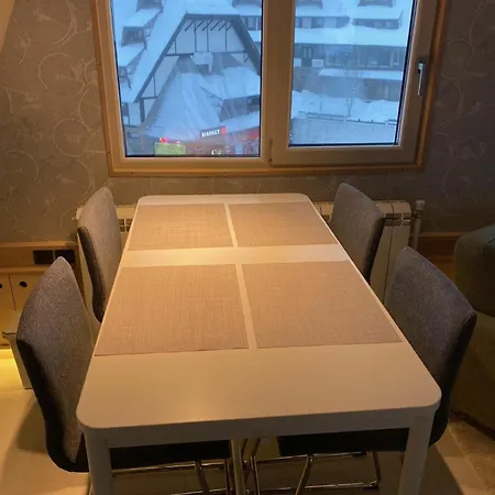 Konaci Koznik Porodicni Appartement *